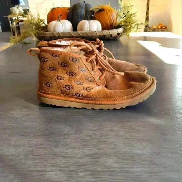 UGG Other - UGG Mid Boots
